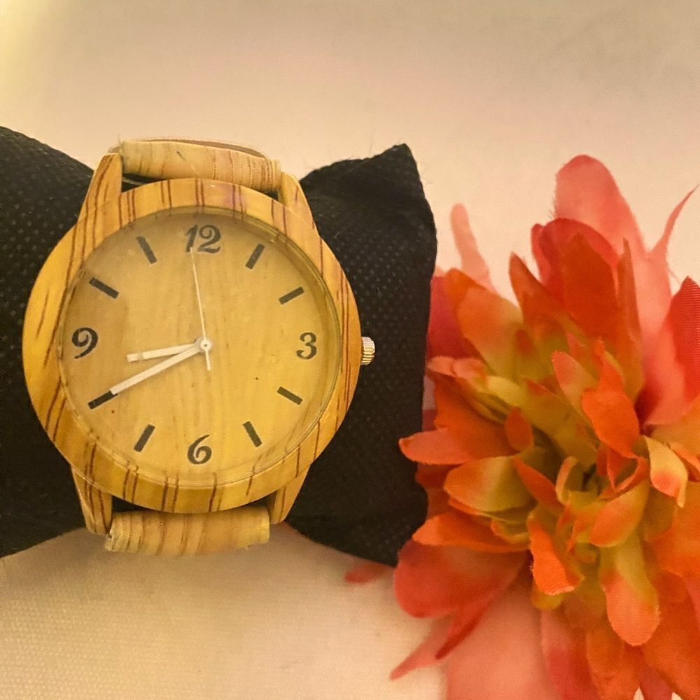 🛍️stainless steel Wood Wrist Watch For Women personalized Gift 🎁